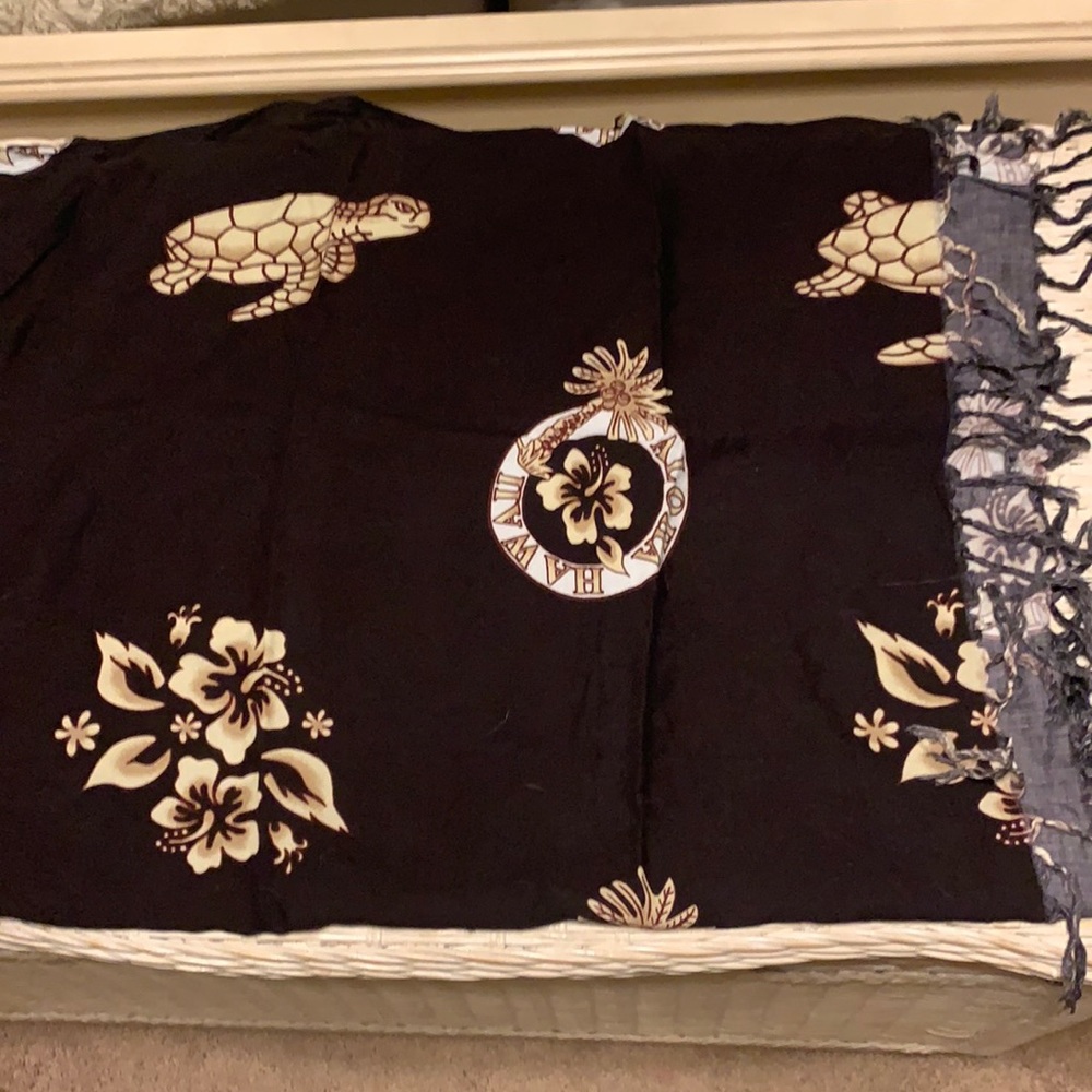 Hawaiian themed light weight wrap